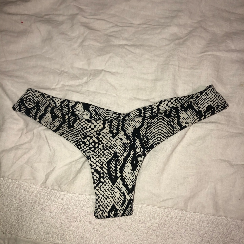 Midori Brayden? Bottoms